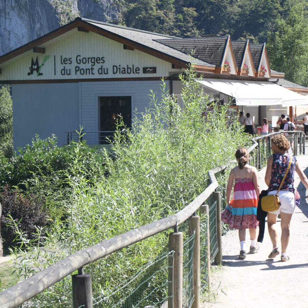 The entrance to Les Gorges du Point du Diable